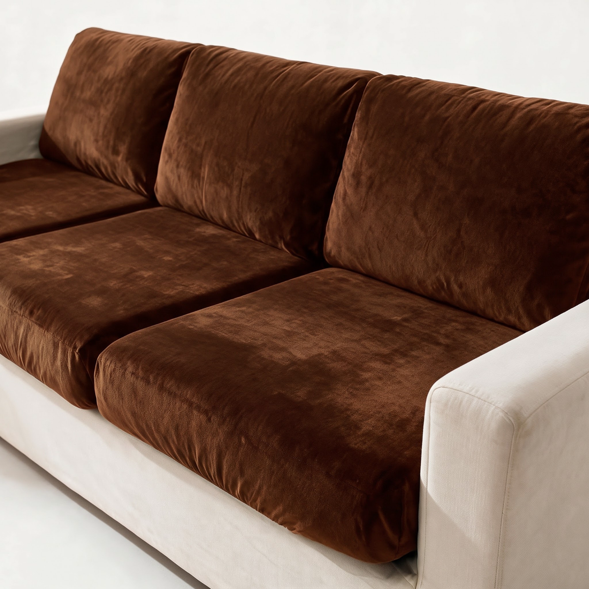 Housse de coussin de canapé Velours · Marron · Extensible — Le tissu et l’ajustement en détail
