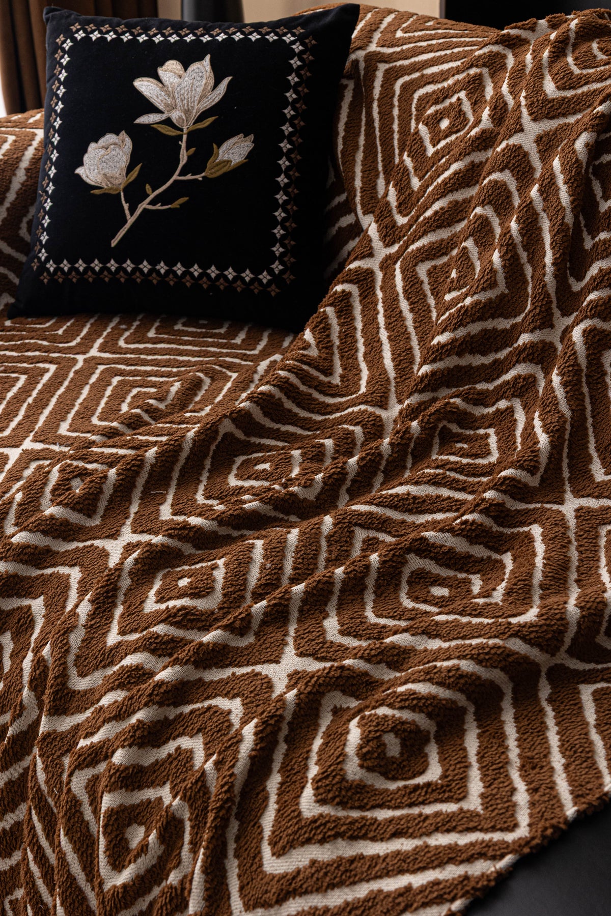 Plaid Atlas Geo · Marron chocolat (vue 8)