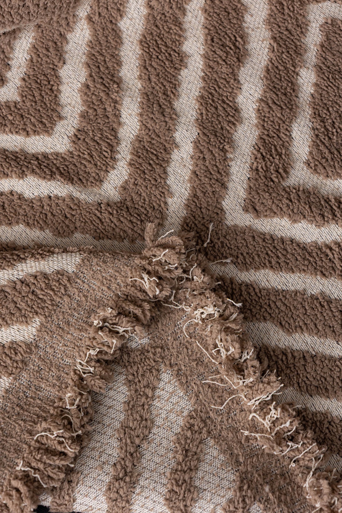 Plaid Atlas Geo · Camel (vue 4)