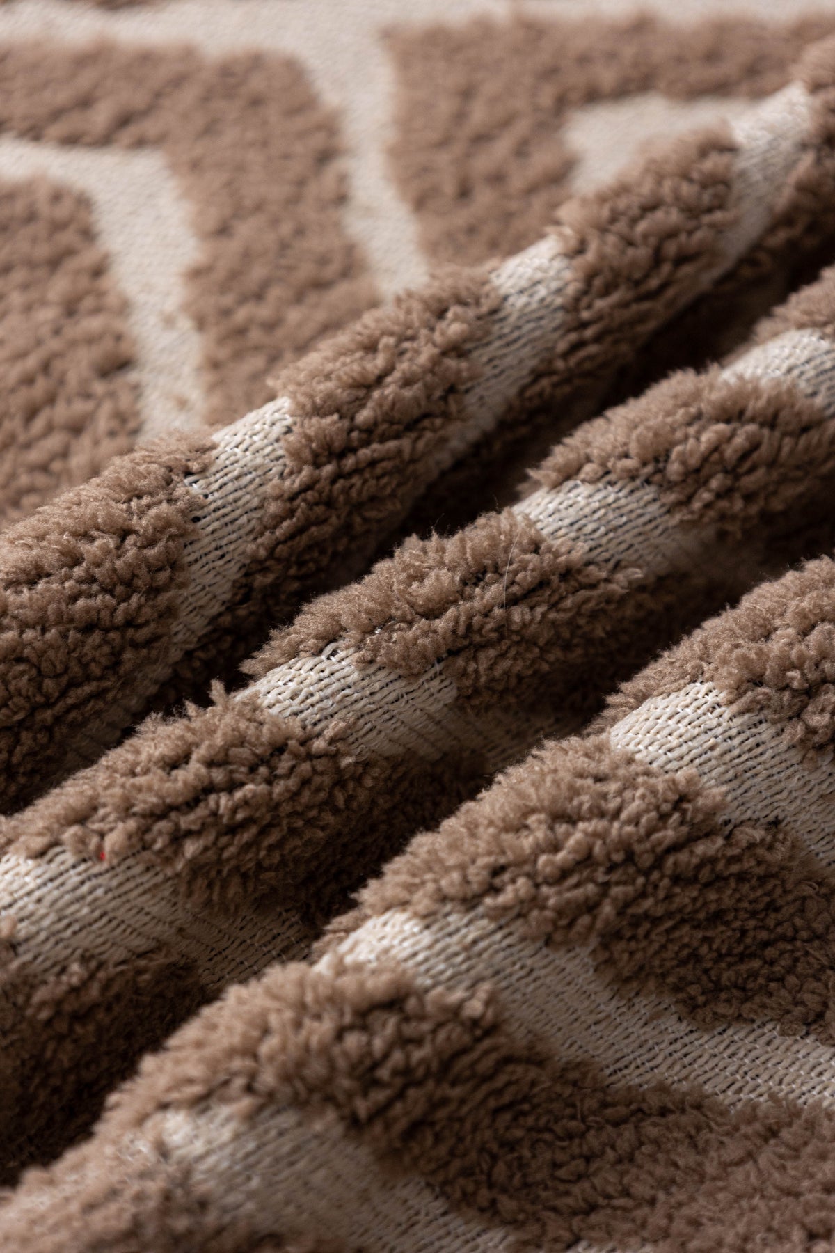 Plaid Atlas Geo · Camel (vue 7)