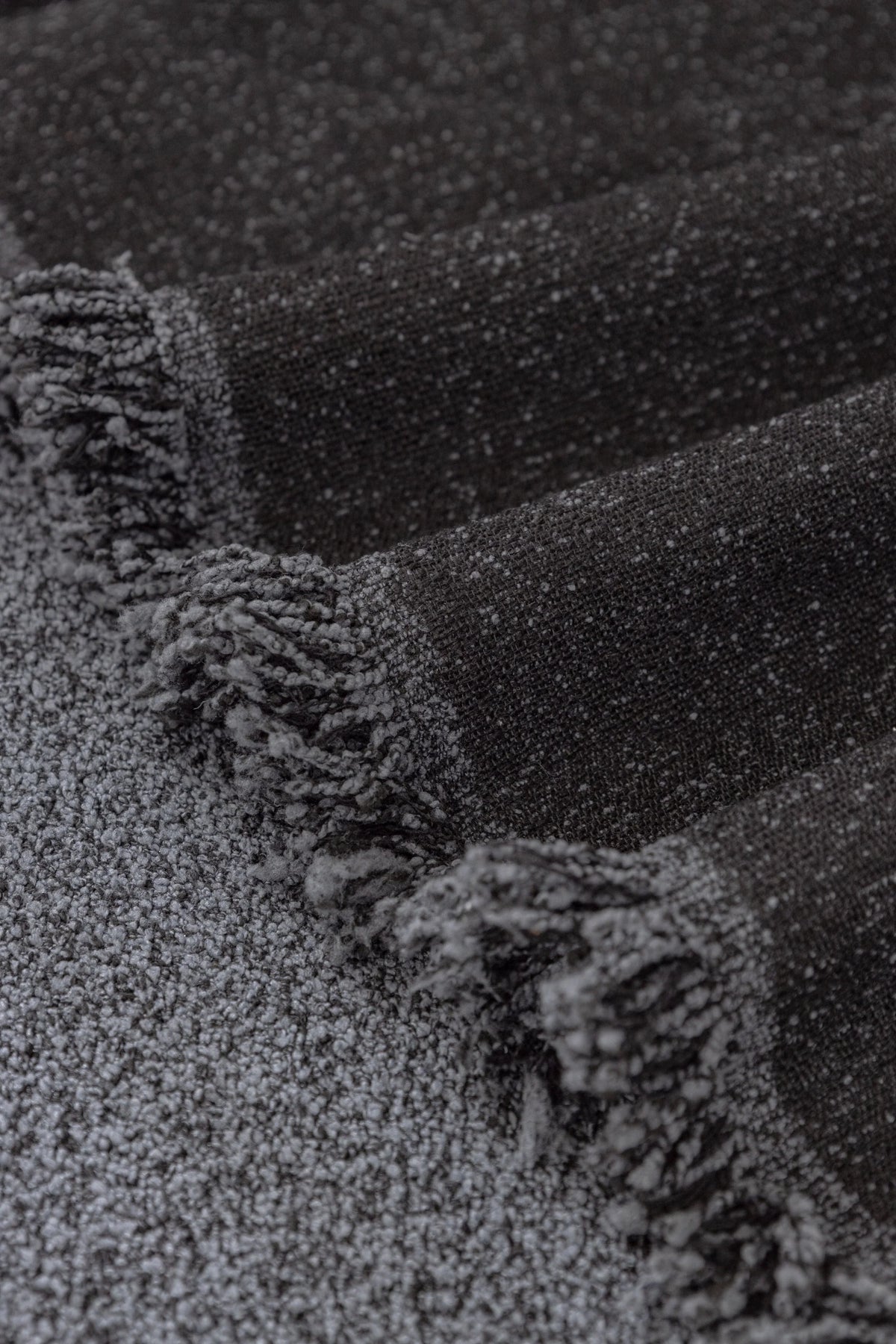 Jeté de canapé Pixlane · Gris foncé (vue 5)