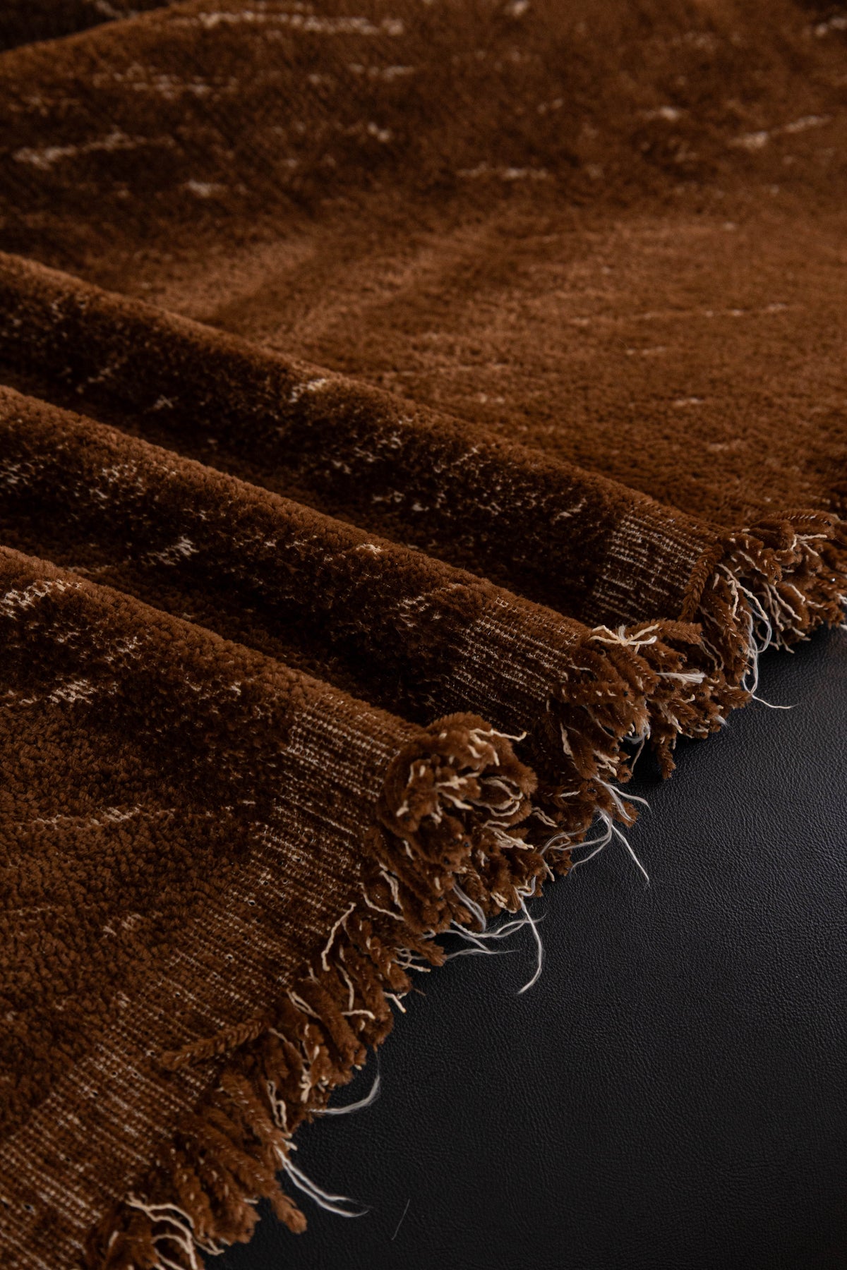 Plaid Velmora · Marron chocolat (vue 7)